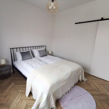 Apartament Black&White Jelenia Gora Exterior photo