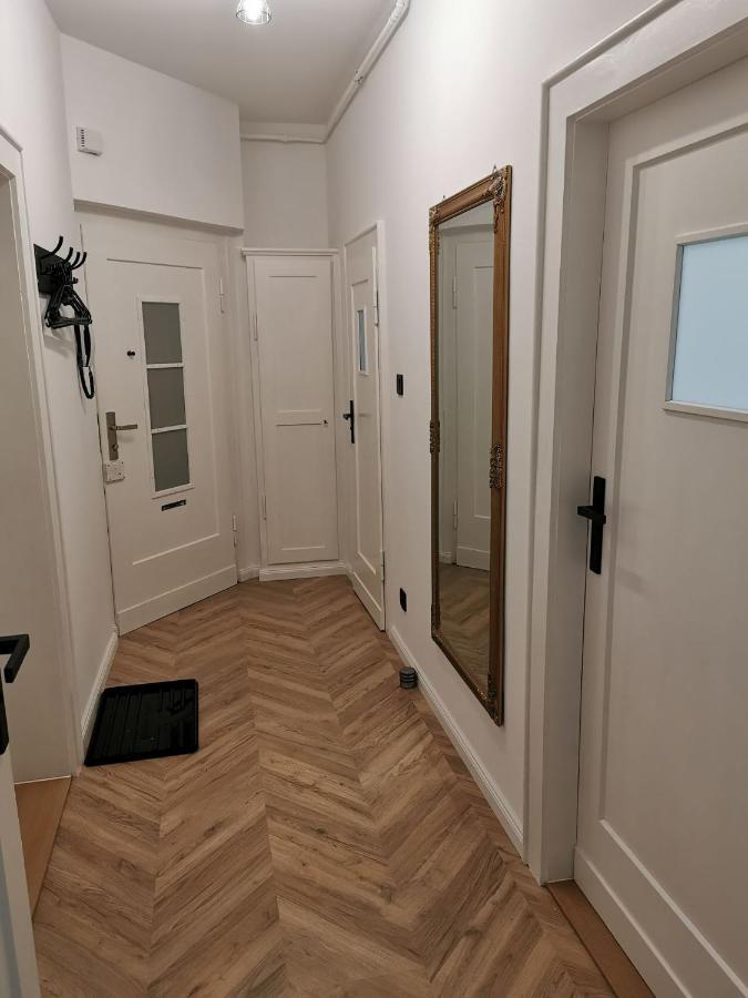 Apartament Black&White Jelenia Gora Exterior photo
